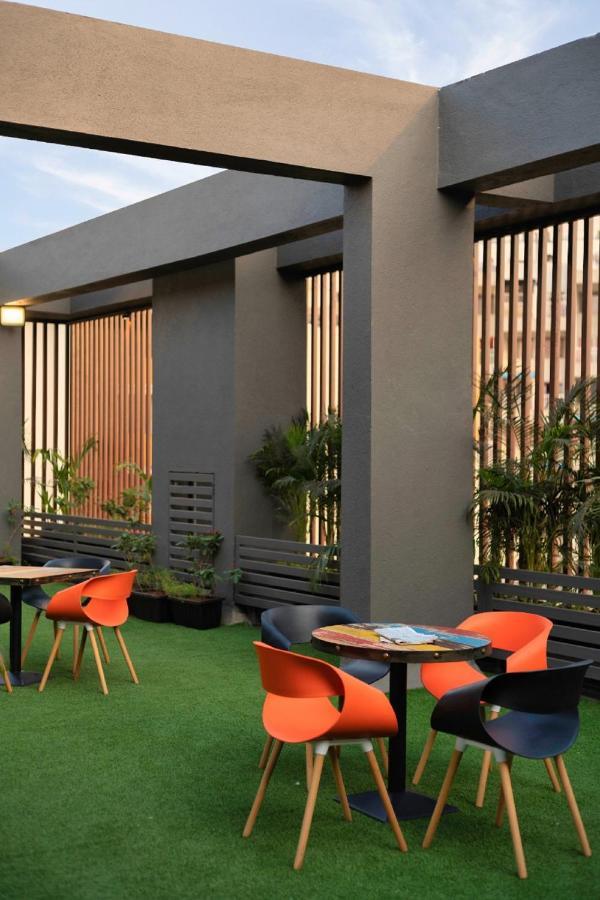 Couch & Cheese Homestel The Most Luxurious Hostel For Working Professionals & Students Poona Buitenkant foto